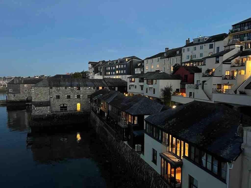 Stunning Waterfront Apartment With Spectacular Views & Parking At 'Captains Loft' Falmouth Luaran gambar